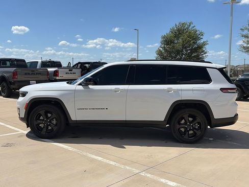Used 2021 Jeep Grand Cherokee L Laredo RWD image 6