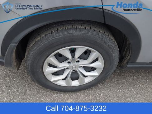 Used 2023 Honda CR-V LX image 10