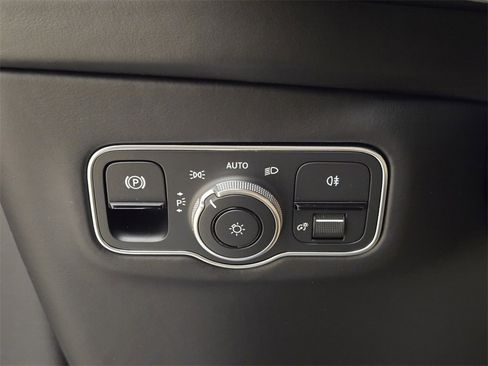 New 2026 Aston Martin DBX S image 39