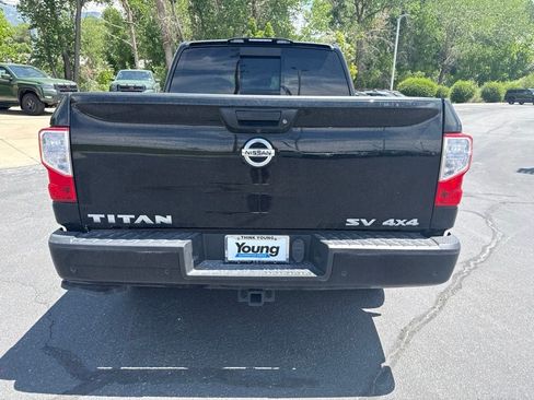 Used 2021 Nissan Titan SV w/ SV Convenience Package AWD/4WD image 4