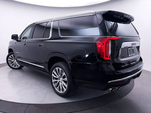 Used 2022 GMC Yukon XL Denali w/ Denali Premium Package AWD/4WD image 2