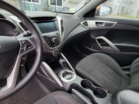 Used 2016 Hyundai Veloster image 10