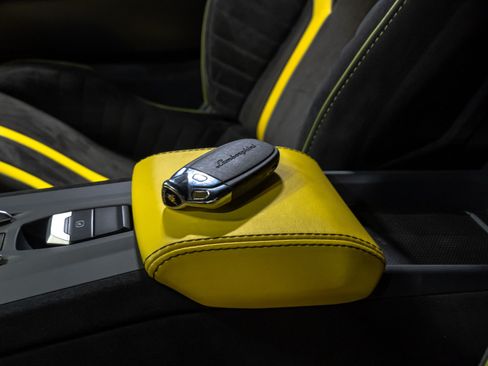 Used 2022 Lamborghini Huracan STO RWD image 77
