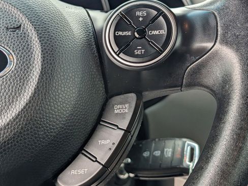Used 2018 Kia Soul FWD image 27