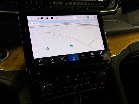 Used 2023 Jeep Grand Cherokee Summit image 17