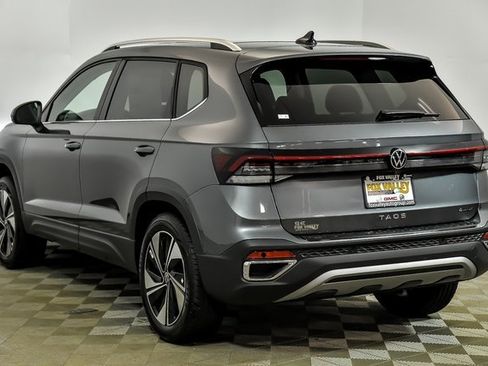 New 2025 Volkswagen Taos SE image 4