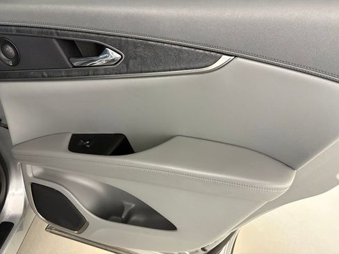 Used 2020 Lincoln Nautilus Reserve FWD image 38