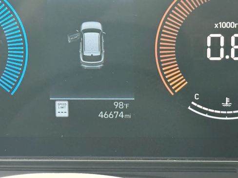Used 2024 Hyundai Kona SEL AWD/4WD image 19