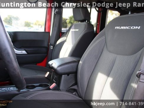 Used 2017 Jeep Wrangler Unlimited Rubicon w/ Connectivity Group image 27