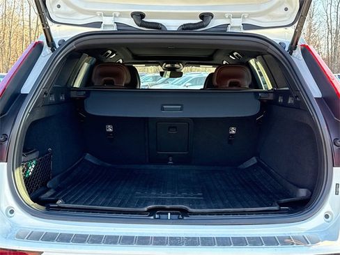 Used 2024 Volvo V60 B5 Cross Country Ultimate image 24