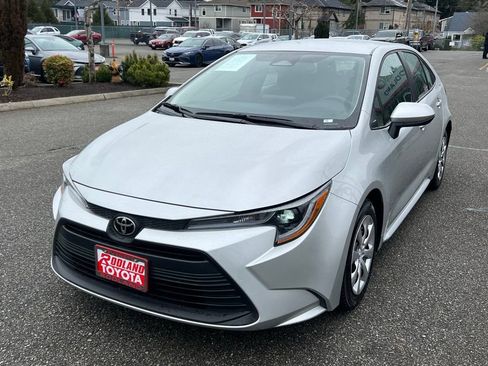 Certified 2025 Toyota Corolla LE image 4