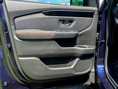 Used 2025 Honda Pilot Sport image 21