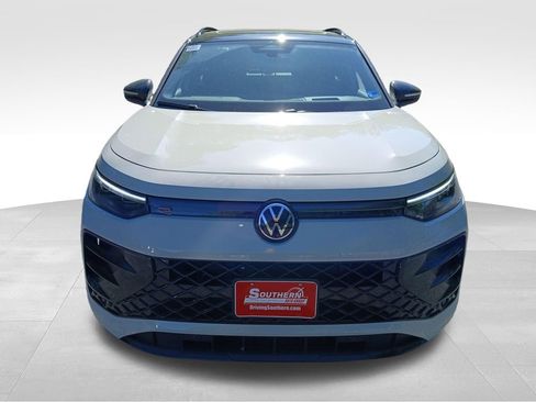 New 2026 Volkswagen Tiguan SE R-Line AWD/4WD image 8