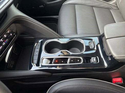 Certified 2021 Buick Envision Essence w/ Technology Package I image 25