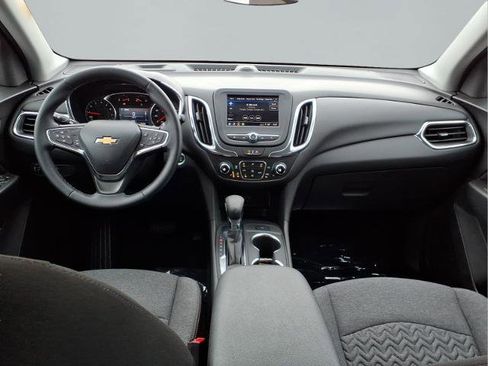 Used 2024 Chevrolet Equinox LT image 8