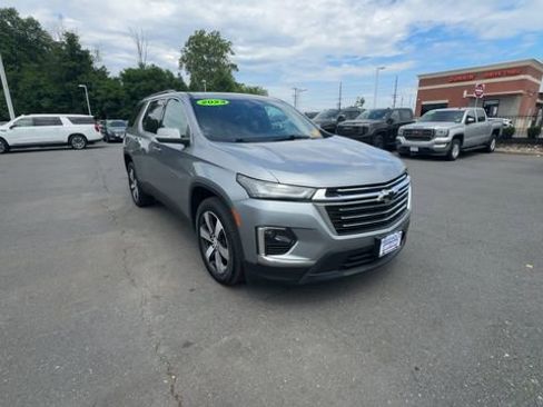 Certified 2023 Chevrolet Traverse LT w/ LT Premium Package AWD/4WD image 2