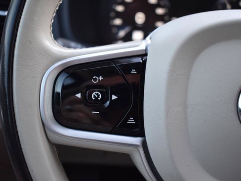 Used 2021 Volvo XC90 T5 Momentum w/ Protection Package Premier FWD image 38