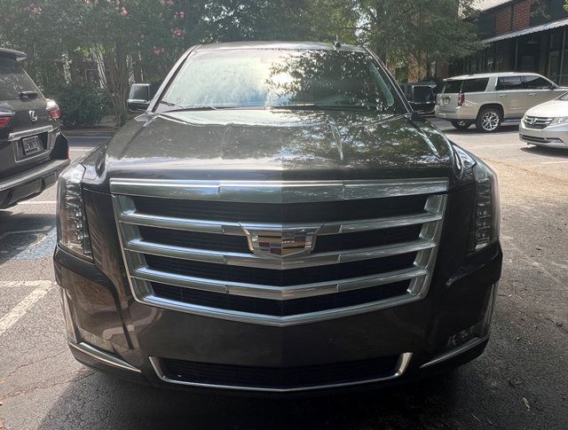 Used 2015 Cadillac Escalade Luxury AWD/4WD image 4