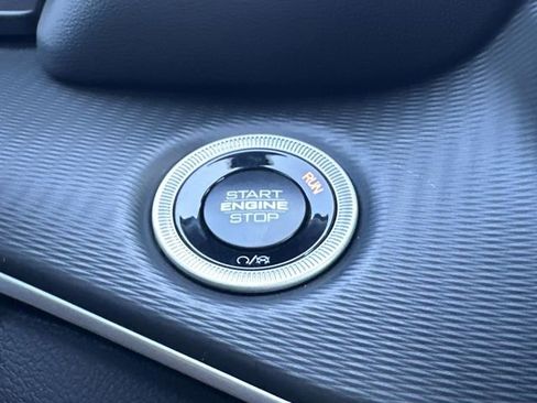 New 2025 Jeep Grand Cherokee L Laredo w/ Luxury Tech Group I AWD/4WD image 31