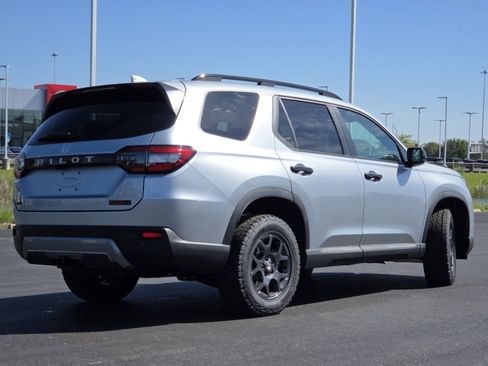 New 2026 Honda Pilot TrailSport image 19