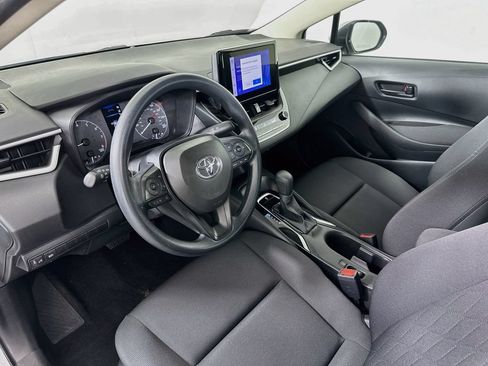 Used 2025 Toyota Corolla LE FWD image 9