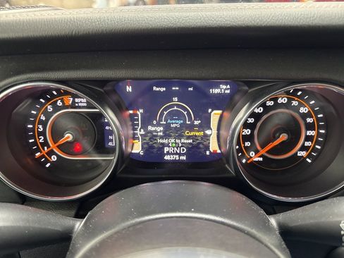 Used 2022 Jeep Wrangler Unlimited Sahara w/ LED Lighting Group image 14