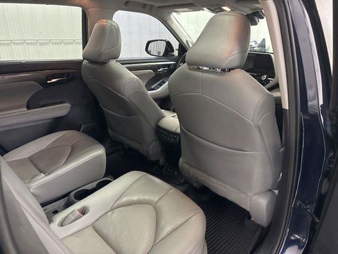 Used 2021 Toyota Highlander Platinum AWD/4WD image 37
