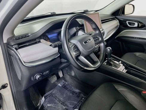 Used 2022 Jeep Compass Limited w/ Sun and Sound Group AWD/4WD image 9