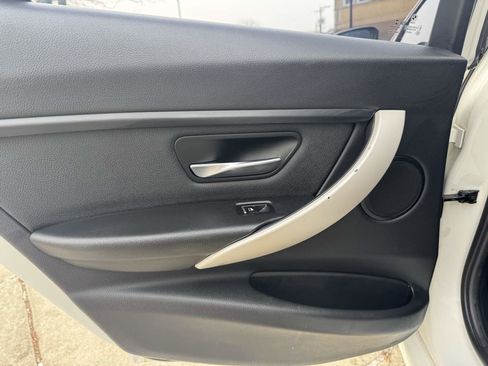 Used 2018 BMW 320i Sedan image 17