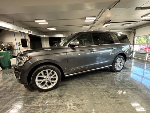 Used 2019 Ford Expedition Platinum image 5