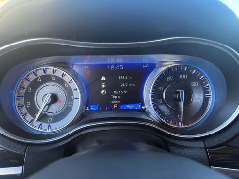 Used 2023 Chrysler 300 Touring w/ Sport Appearance Package image 27