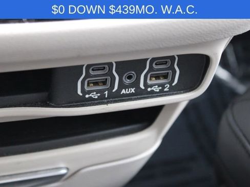 Used 2023 Chrysler Pacifica Touring-L image 43
