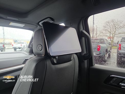 New 2026 Chevrolet Suburban Premier AWD/4WD image 27