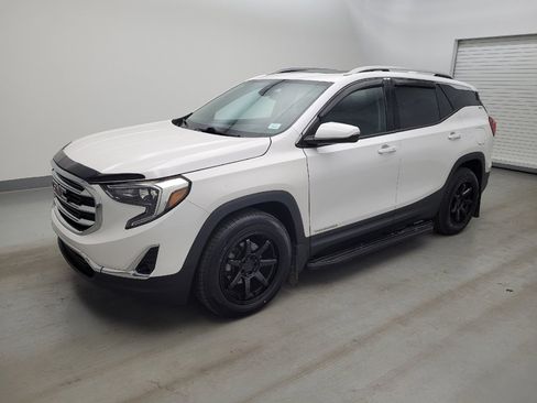 Used 2020 GMC Terrain SLT w/ Preferred Package AWD/4WD image 2