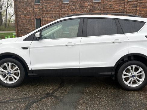 Used 2018 Ford Escape SE AWD/4WD image 5