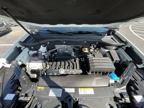Certified 2023 Volkswagen Atlas Cross Sport SEL Premium R-Line AWD/4WD image 31