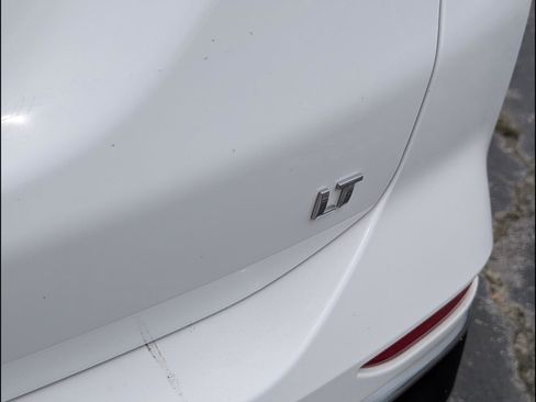 Used 2021 Chevrolet Equinox LT FWD image 23
