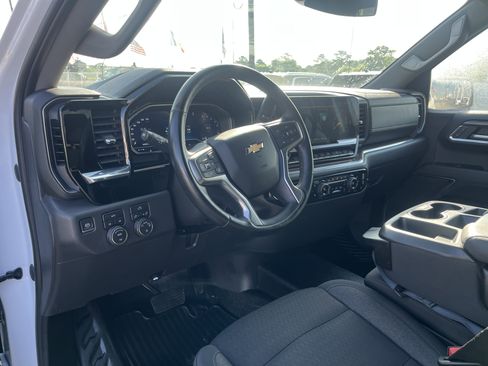 Used 2023 Chevrolet Silverado 1500 LT w/ Work Truck Package AWD/4WD image 13