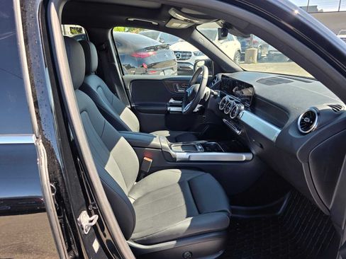 Used 2026 Mercedes-Benz GLB 250 4MATIC image 11