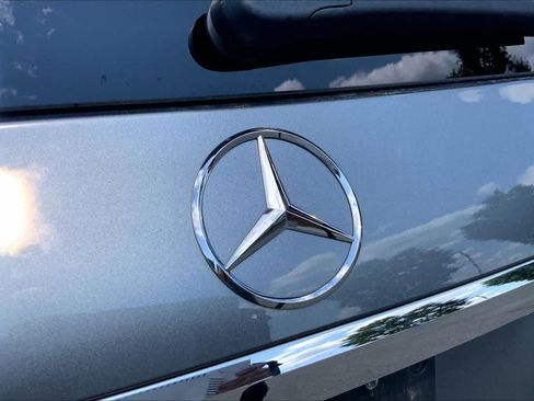 Used 2025 Mercedes-Benz GLS 450 4MATIC image 10
