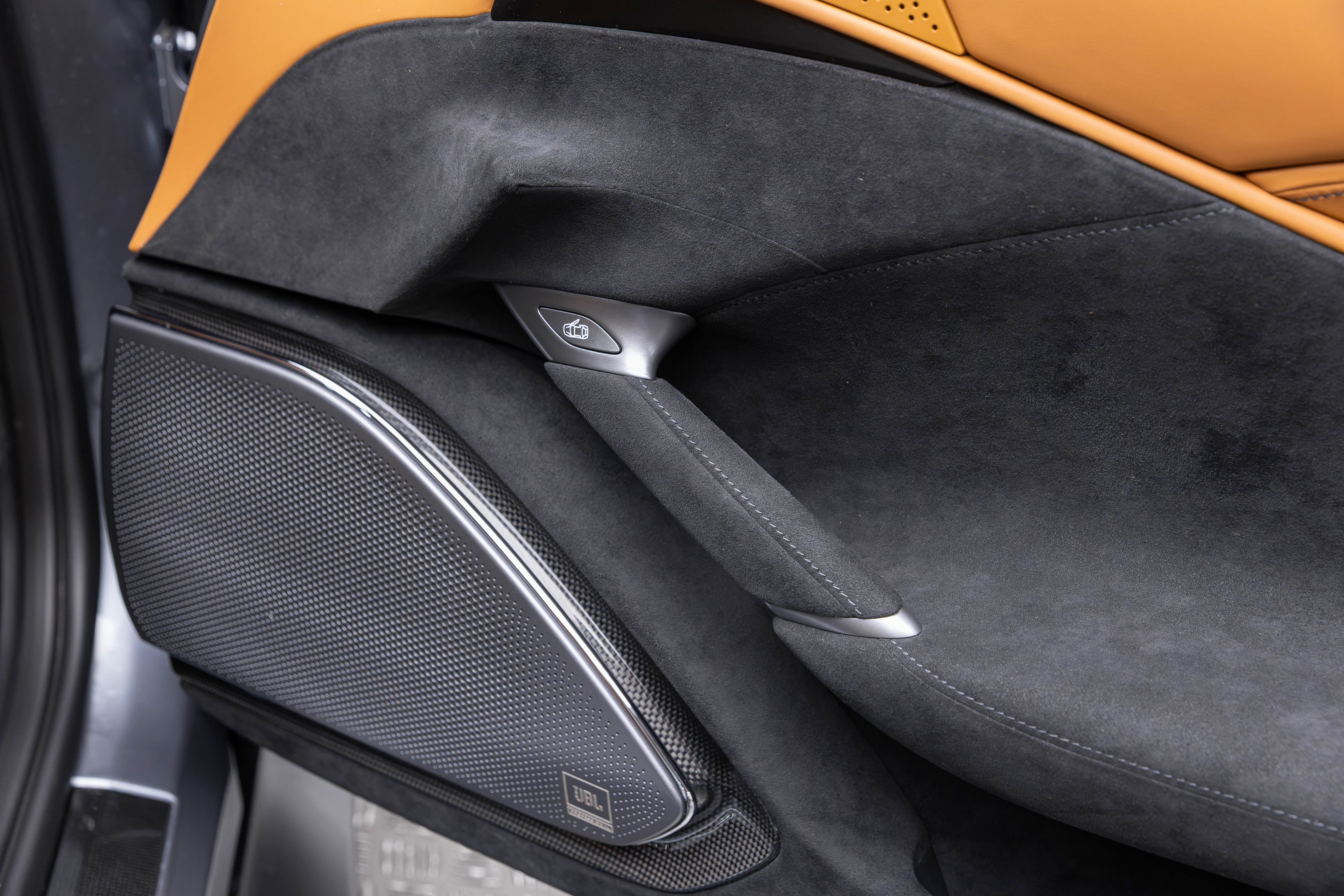 Used 2022 Ferrari Roma RWD image 38