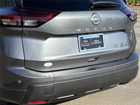 Used 2025 Nissan Rogue S FWD image 27