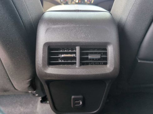 Used 2024 GMC Terrain SLE w/ Driver Convenience Package FWD image 23
