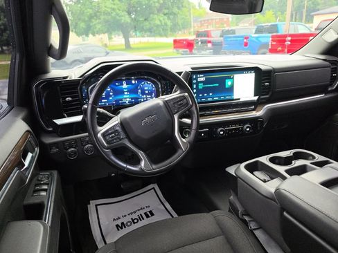 Used 2022 Chevrolet Silverado 1500 RST w/ Z71 Off-Road Package AWD/4WD image 9