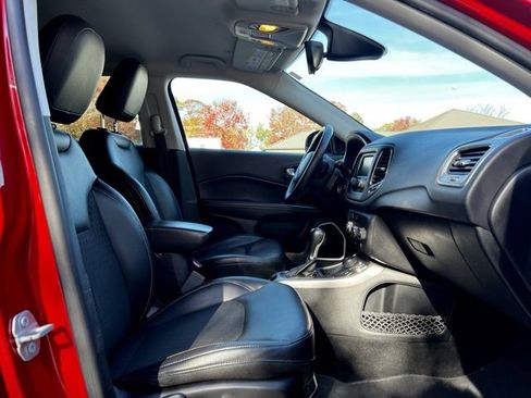 Used 2017 Jeep Compass Latitude image 24