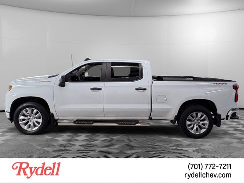 Used 2020 Chevrolet Silverado 1500 Custom w/ Custom Value Package AWD/4WD image 2