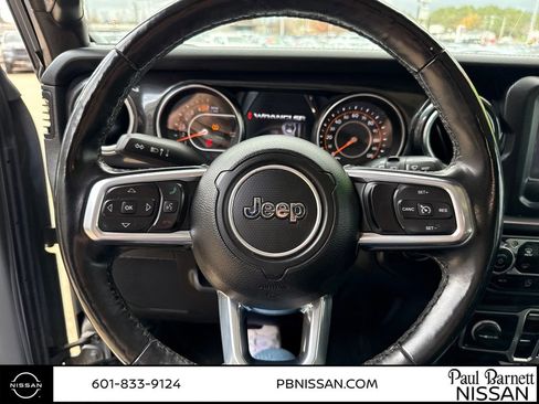 Used 2020 Jeep Wrangler Unlimited Sahara image 22