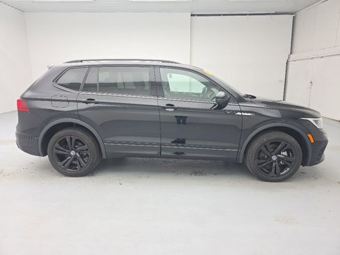 Used 2024 Volkswagen Tiguan SE R-Line AWD/4WD image 9