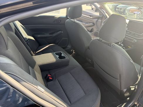 Used 2023 Nissan Altima 2.5 SV w/ SV Premium Package AWD/4WD image 13
