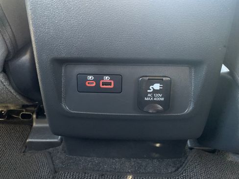 Used 2024 Nissan Frontier SV w/ SV Convenience Package image 16